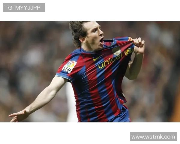 足球明星复古风格女性肖像展现经典魅力与时代交融之美